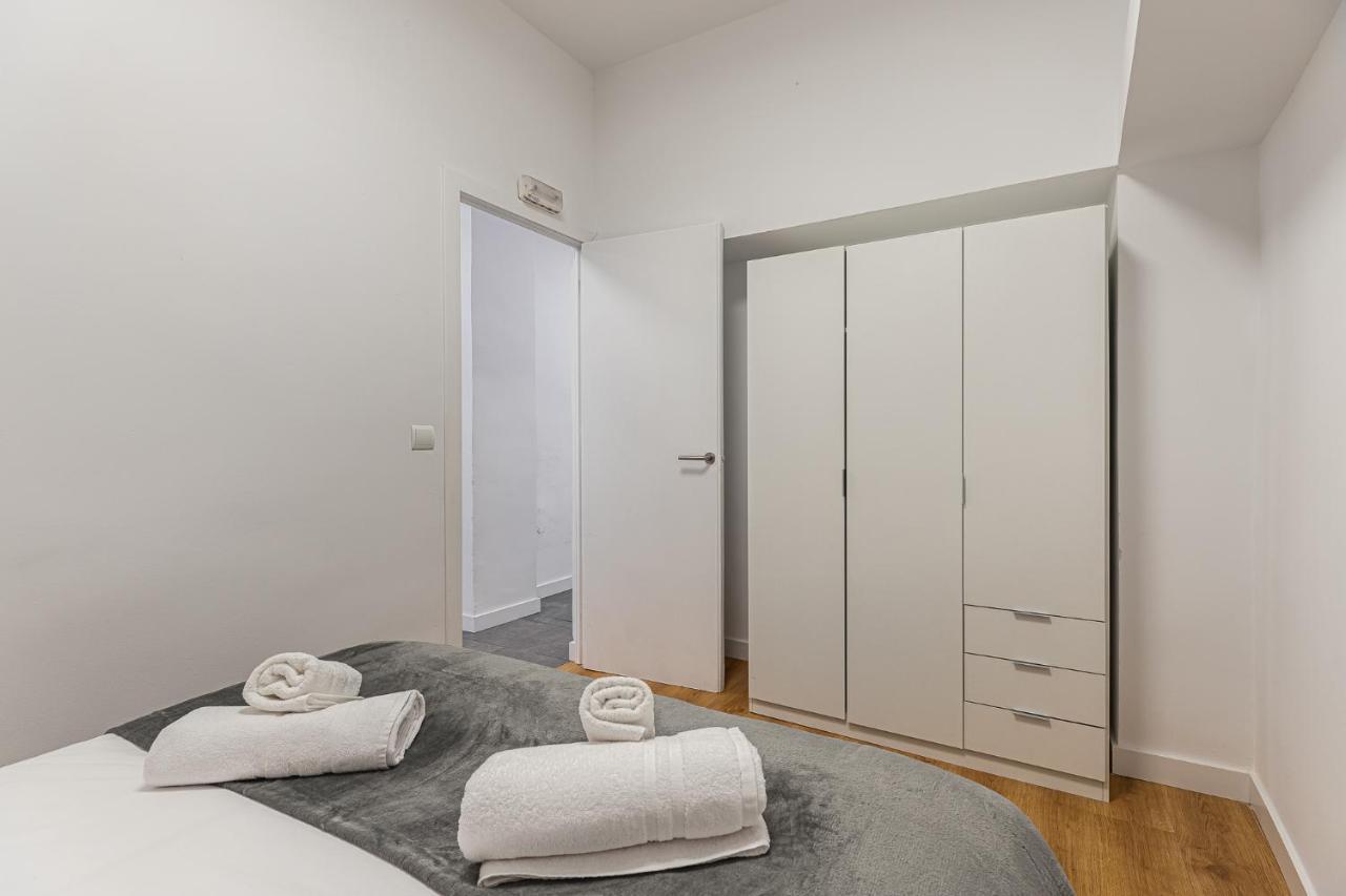 Waou Essence I Los Austrias - Corta Duracion Madrid Luaran gambar